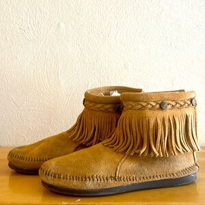 Minnetonka ankle fringe boots